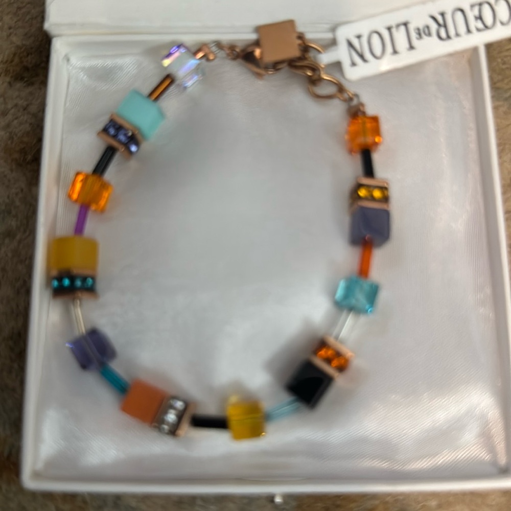 Bright beaded bracelet. NWT. Original box.